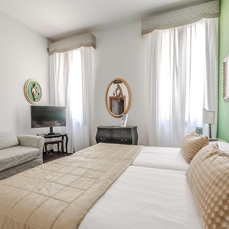 Hotiday Room Collection - Venezia Santa Lucia Екстер'єр фото